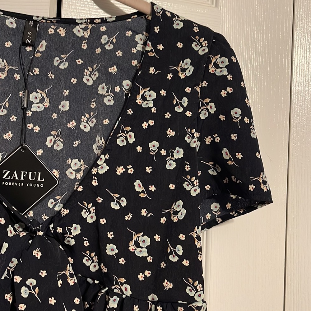 NWT Zaful short sleeve wrap shirt with tie size small - Picture 5 of 9